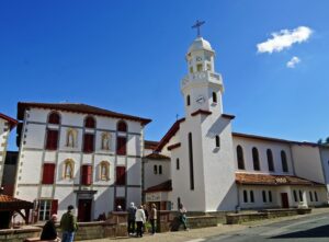 01_La chapelle du Sacré Cœur et la maison des Missionnaires (Copier)