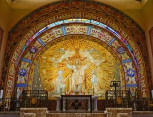 02_Le chœur tout en mosaïques des frères Mauméjean (Copier)